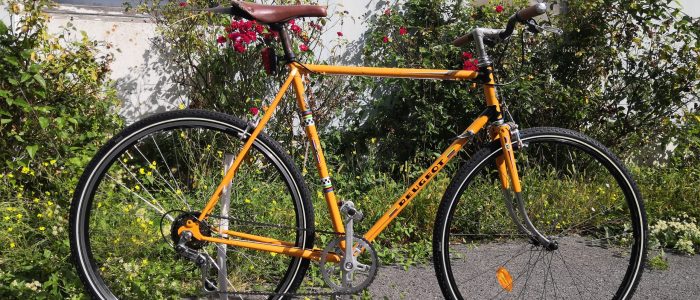 Vélo Peugeot orange à vendre